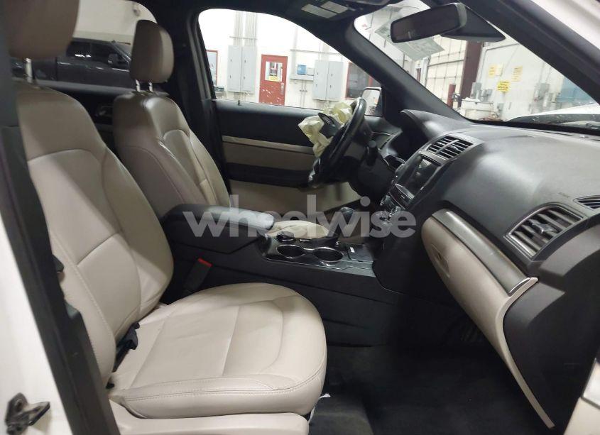 Photo 5 of 2018 Ford Explorer XLT (VIN 1FM5K8D80JGB08900)