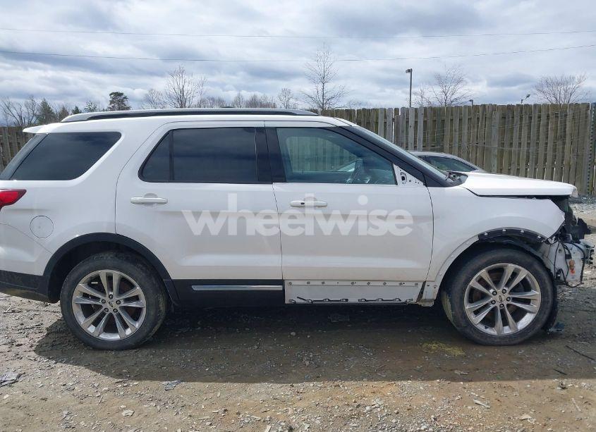 Photo 14 of 2018 Ford Explorer XLT (VIN 1FM5K8D80JGC21343)