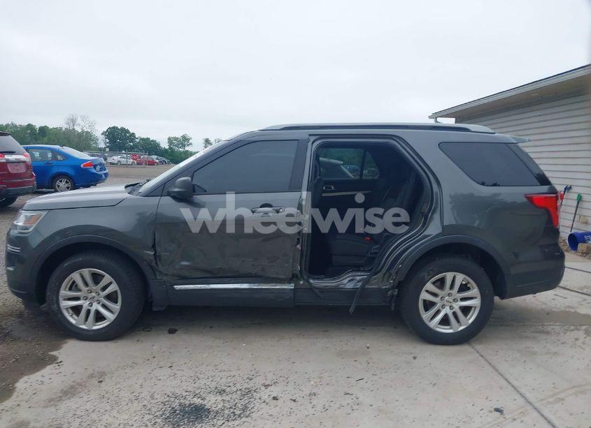 Photo 15 of 2018 Ford Explorer XLT (VIN 1FM5K8D80JGC66539)