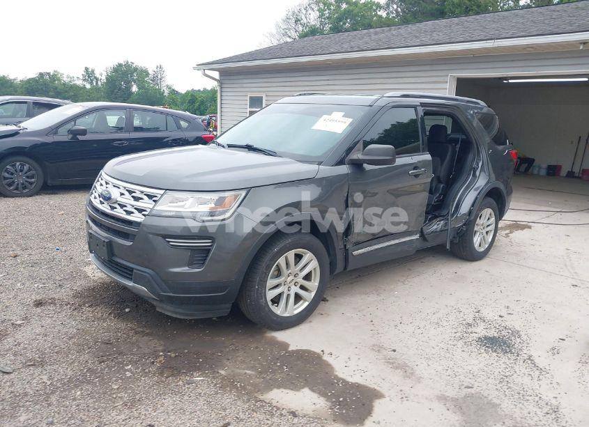 Photo 2 of 2018 Ford Explorer XLT (VIN 1FM5K8D80JGC66539)