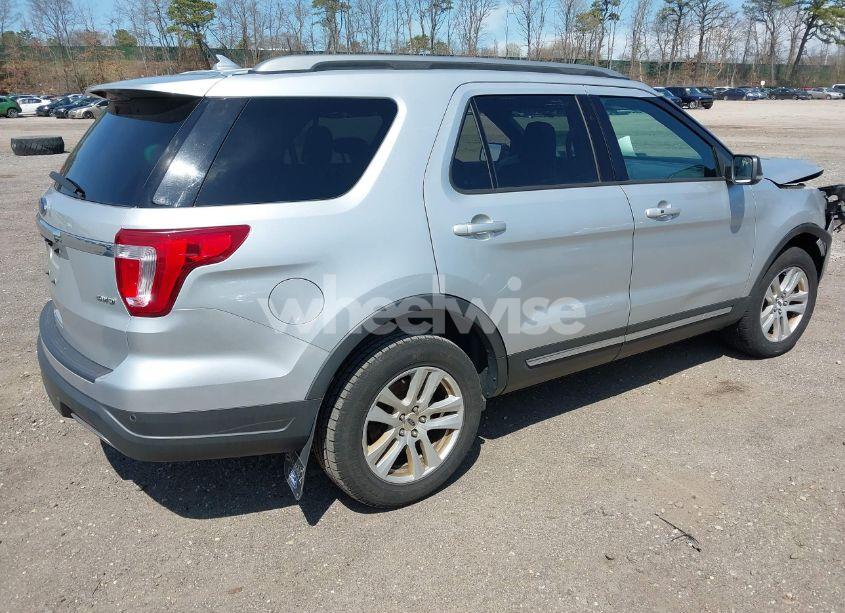 Photo 4 of 2019 Ford Explorer XLT (VIN 1FM5K8D80KGA99889)