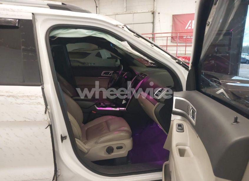 Photo 5 of 2013 Ford Explorer XLT (VIN 1FM5K8D81DGB12684)