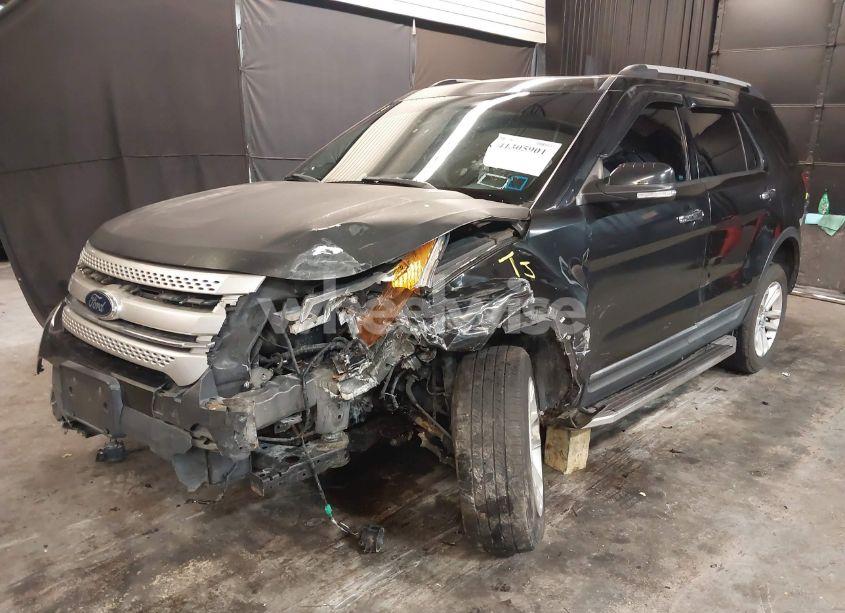 Photo 2 of 2013 Ford Explorer XLT (VIN 1FM5K8D81DGC56221)