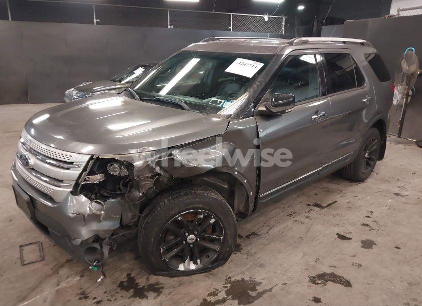 Photo 2 of 2013 Ford Explorer XLT (VIN 1FM5K8D81DGC86609)