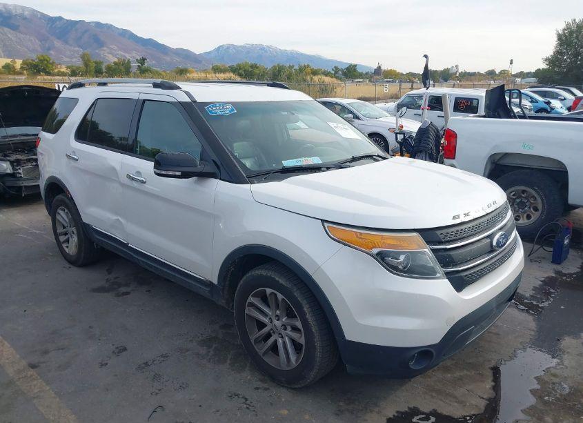 2014 Ford Explorer XLT (VIN 1FM5K8D81EGA00243) main photo