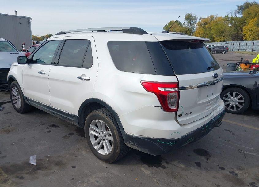 Photo 3 of 2014 Ford Explorer XLT (VIN 1FM5K8D81EGA00243)