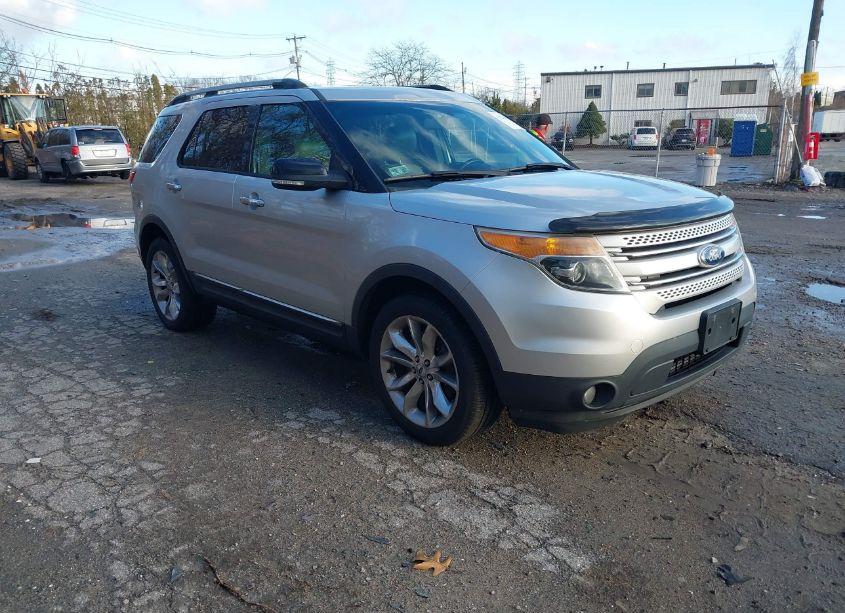 2014 Ford Explorer XLT (VIN 1FM5K8D81EGA05264) main photo