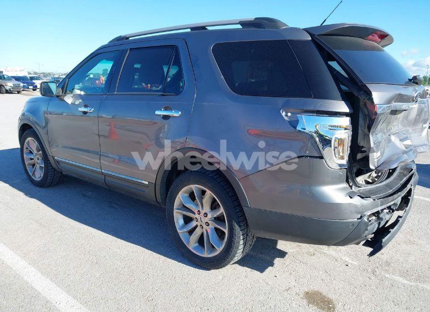 Photo 3 of 2014 Ford Explorer XLT (VIN 1FM5K8D81EGA98741)