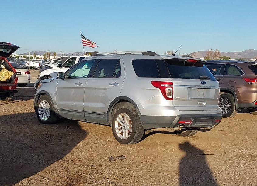 Photo 3 of 2014 Ford Explorer XLT (VIN 1FM5K8D81EGB44035)