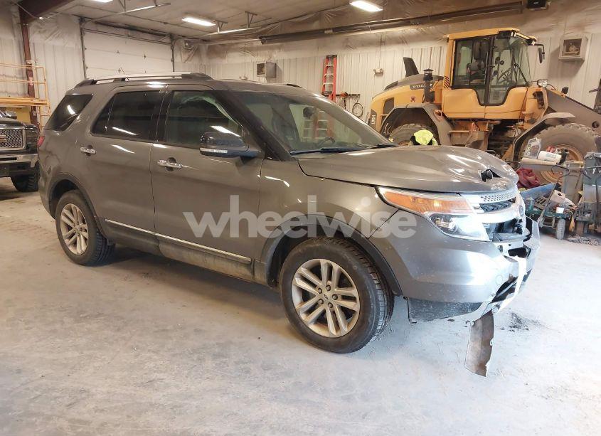 2014 Ford Explorer XLT (VIN 1FM5K8D81EGB57934) main photo