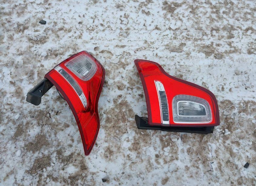 Photo 12 of 2014 Ford Explorer XLT (VIN 1FM5K8D81EGB61918)