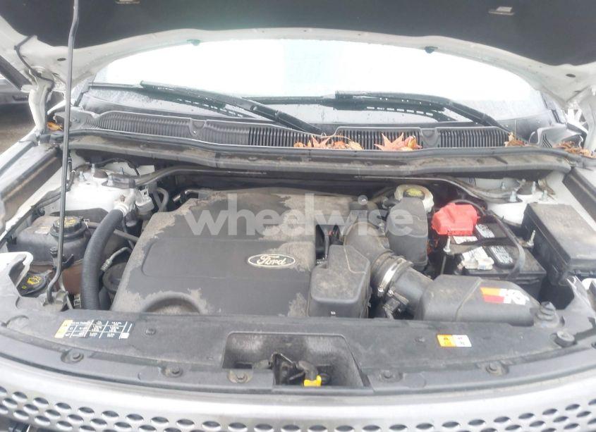 Photo 10 of 2015 Ford Explorer XLT (VIN 1FM5K8D81FGA38475)