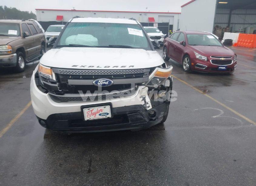Photo 12 of 2015 Ford Explorer XLT (VIN 1FM5K8D81FGA38475)