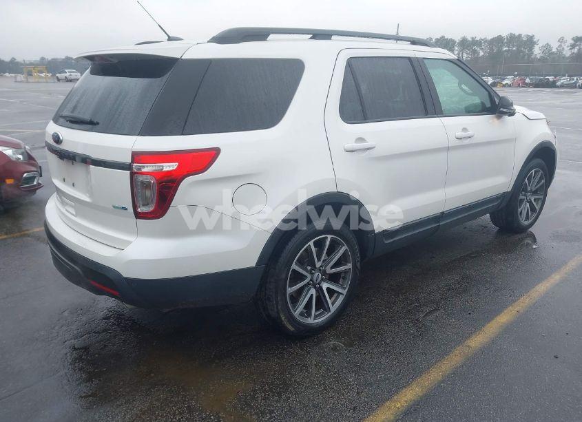 Photo 4 of 2015 Ford Explorer XLT (VIN 1FM5K8D81FGA38475)