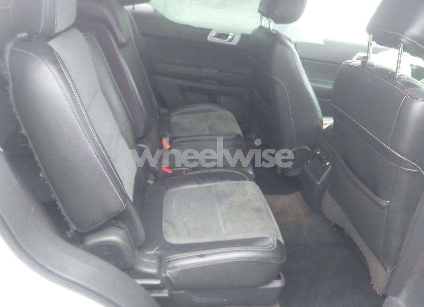 Photo 8 of 2015 Ford Explorer XLT (VIN 1FM5K8D81FGA38475)