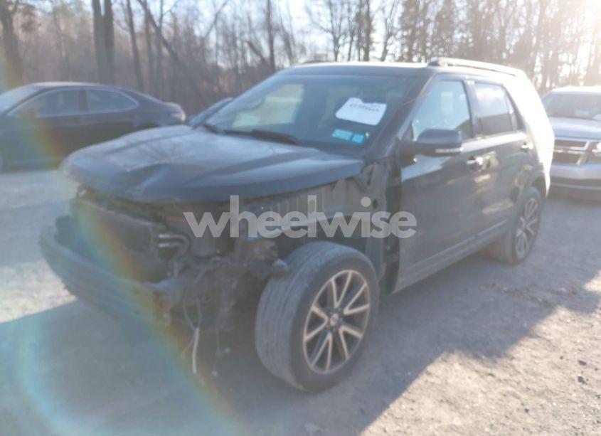 Photo 2 of 2015 Ford Explorer XLT (VIN 1FM5K8D81FGB23350)