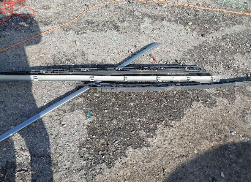 Photo 12 of 2016 Ford Explorer XLT (VIN 1FM5K8D81GGA05655)