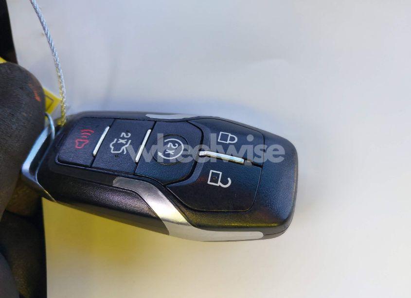 Photo 11 of 2016 Ford Explorer XLT (VIN 1FM5K8D81GGA21905)