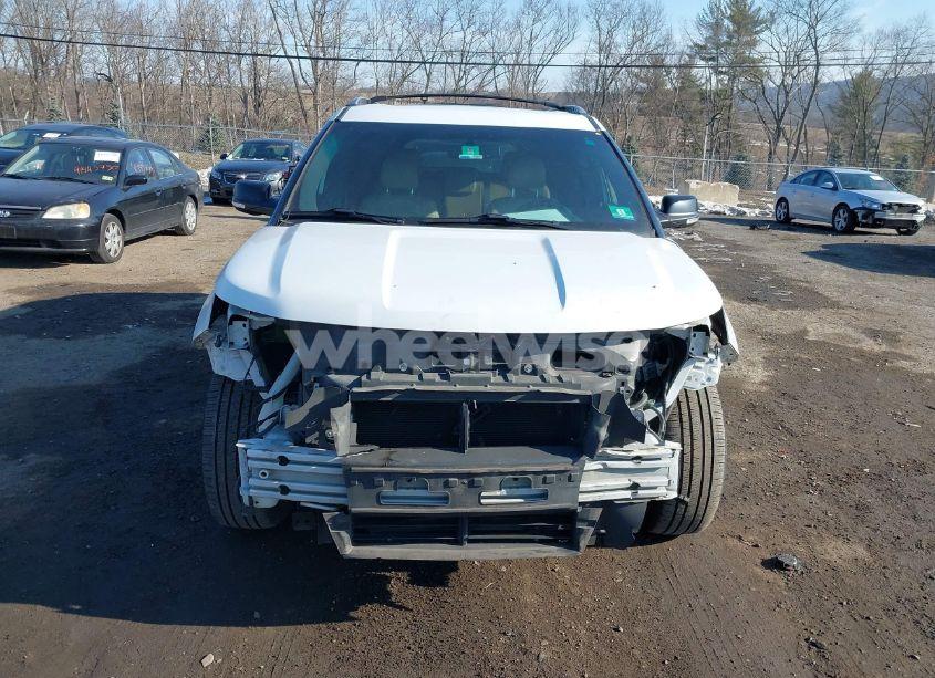 Photo 12 of 2016 Ford Explorer XLT (VIN 1FM5K8D81GGA21905)