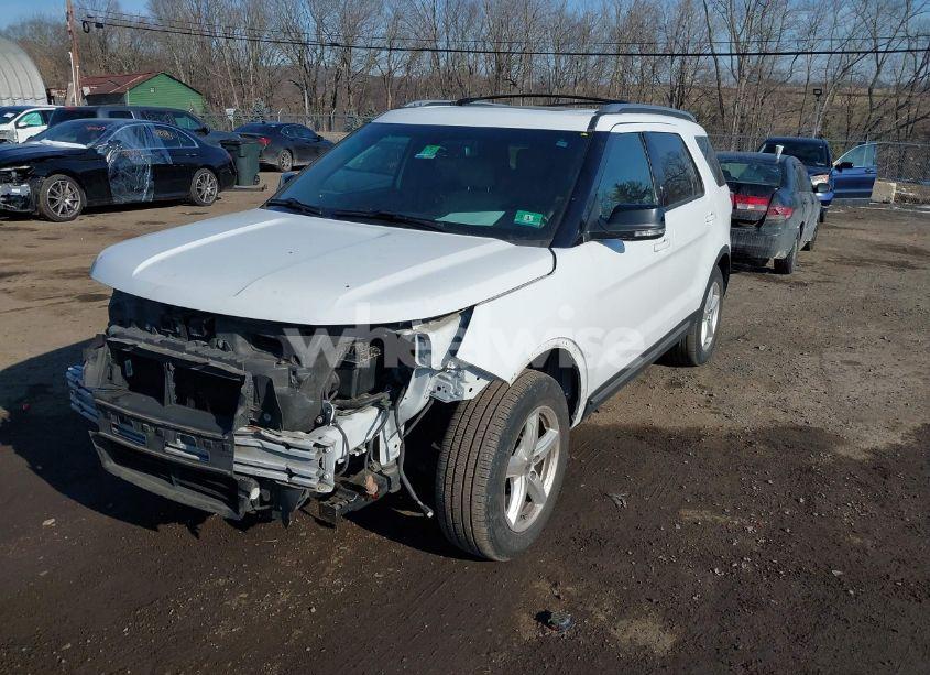 Photo 2 of 2016 Ford Explorer XLT (VIN 1FM5K8D81GGA21905)