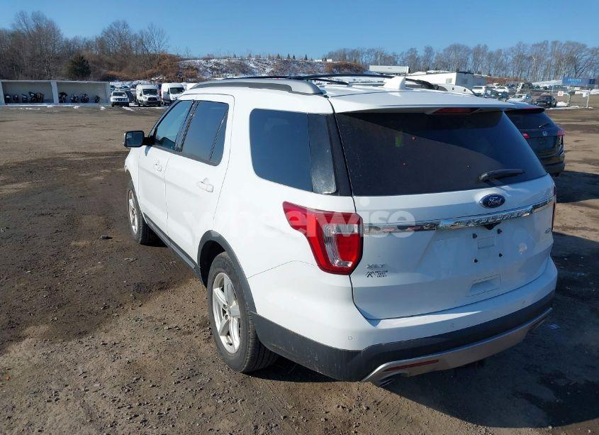 Photo 3 of 2016 Ford Explorer XLT (VIN 1FM5K8D81GGA21905)