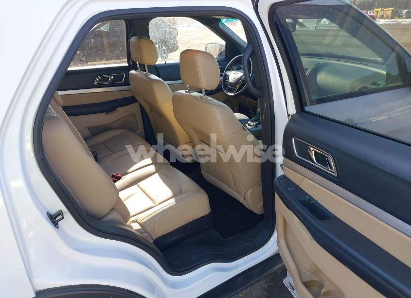 Photo 8 of 2016 Ford Explorer XLT (VIN 1FM5K8D81GGA21905)