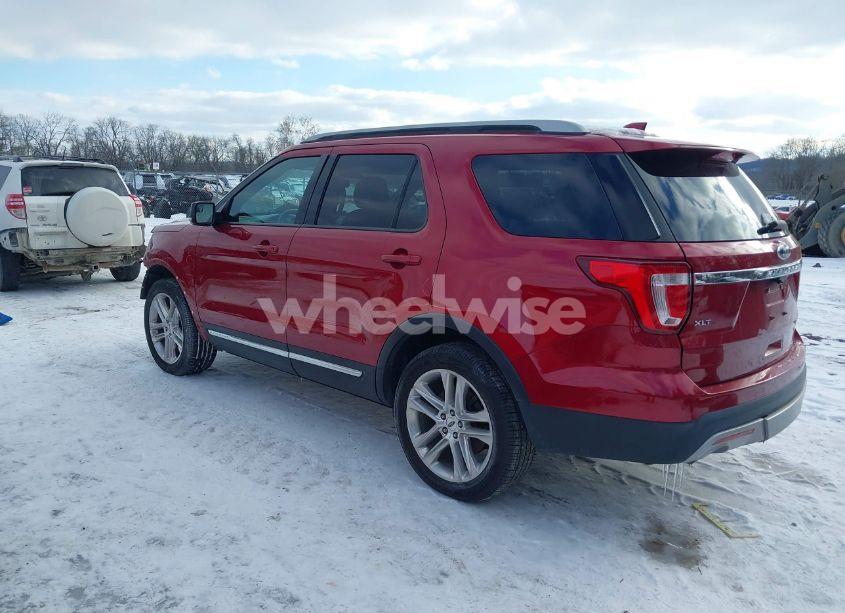 Photo 3 of 2016 Ford Explorer XLT (VIN 1FM5K8D81GGA83692)