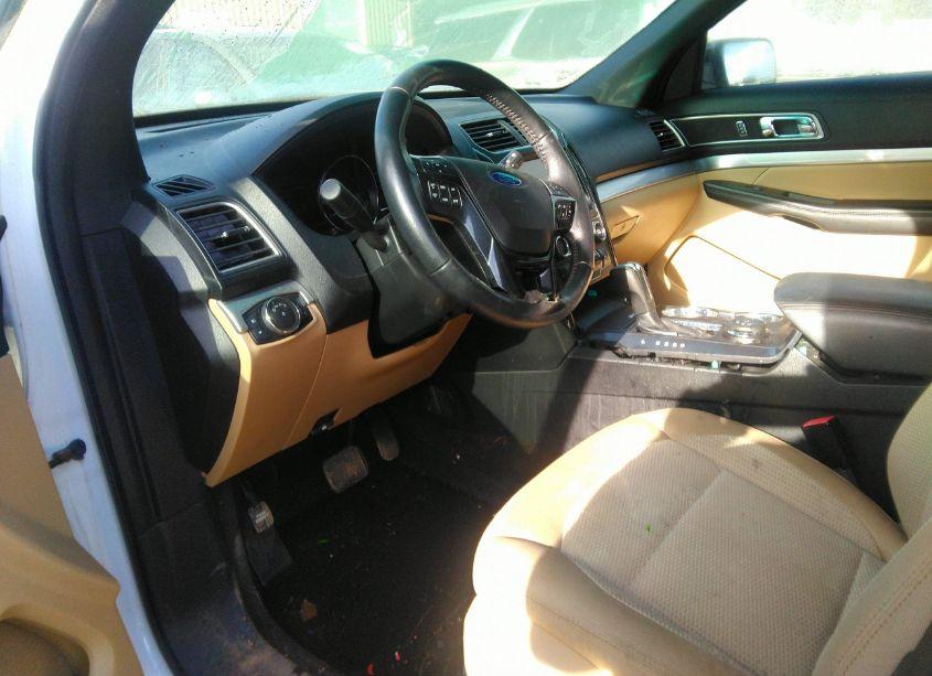 Photo 14 of 2016 Ford Explorer XLT (VIN 1FM5K8D81GGB74686)