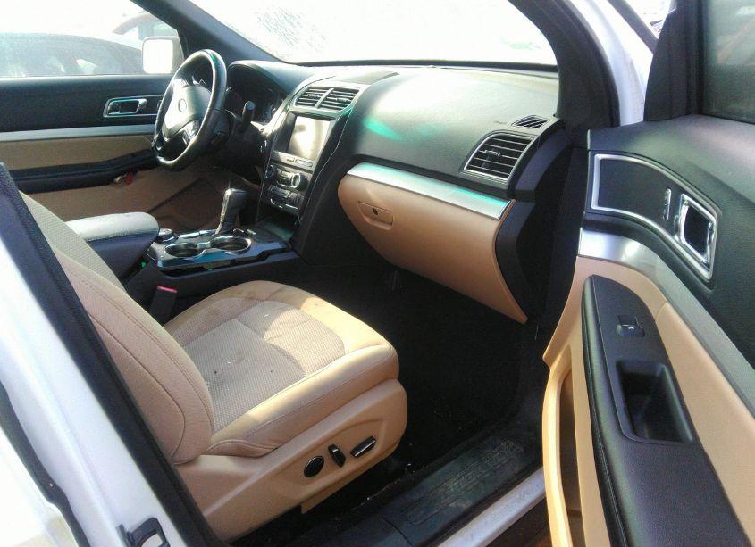 Photo 5 of 2016 Ford Explorer XLT (VIN 1FM5K8D81GGB74686)