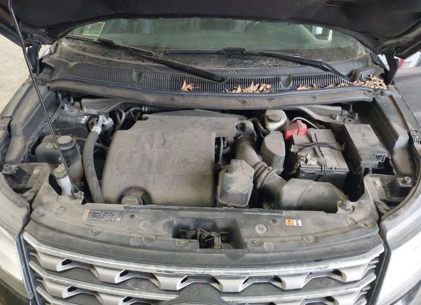 Photo 10 of 2016 Ford Explorer XLT (VIN 1FM5K8D81GGC50942)