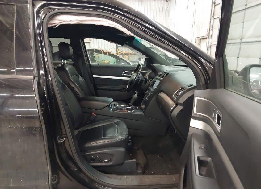 Photo 5 of 2016 Ford Explorer XLT (VIN 1FM5K8D81GGC50942)