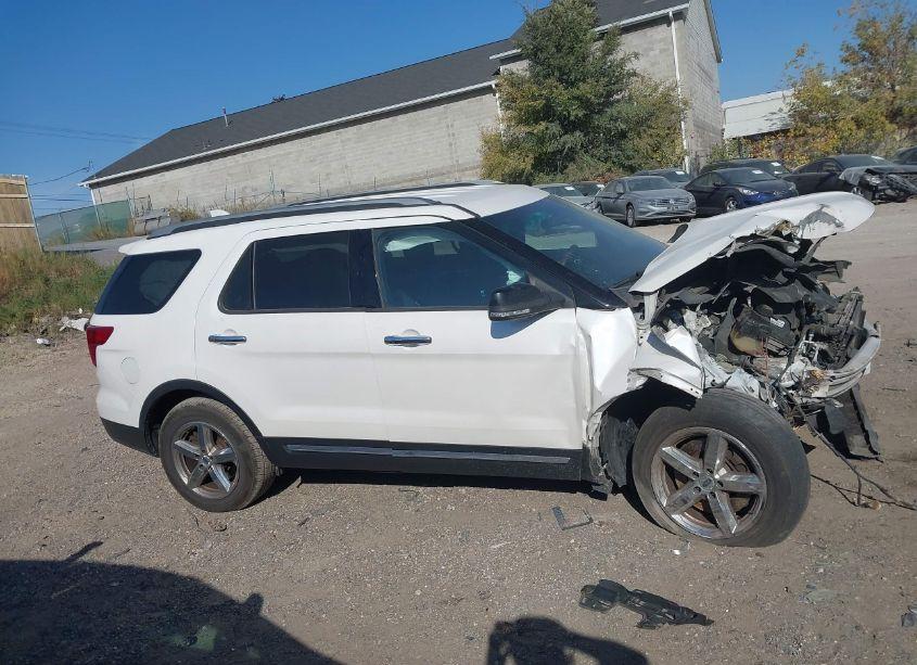 Photo 13 of 2016 Ford Explorer XLT (VIN 1FM5K8D81GGC70303)