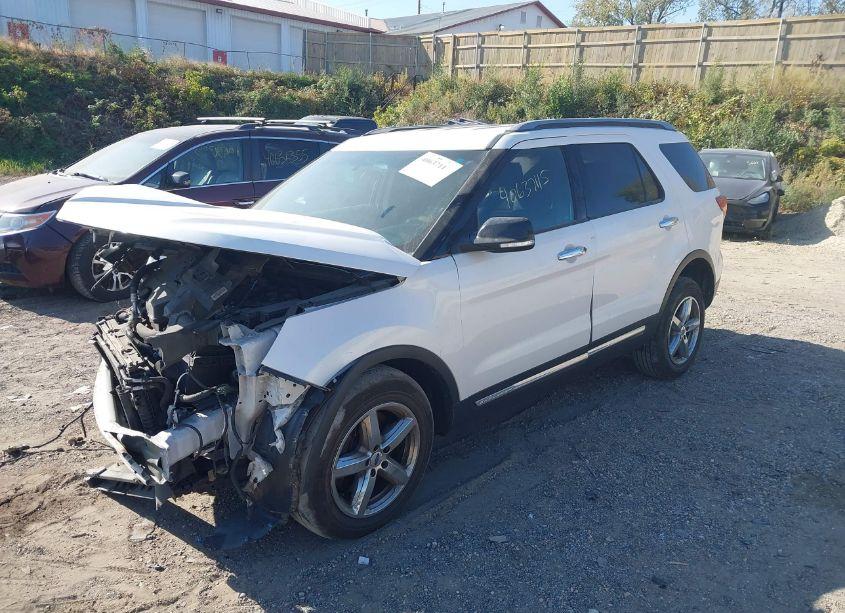 Photo 2 of 2016 Ford Explorer XLT (VIN 1FM5K8D81GGC70303)