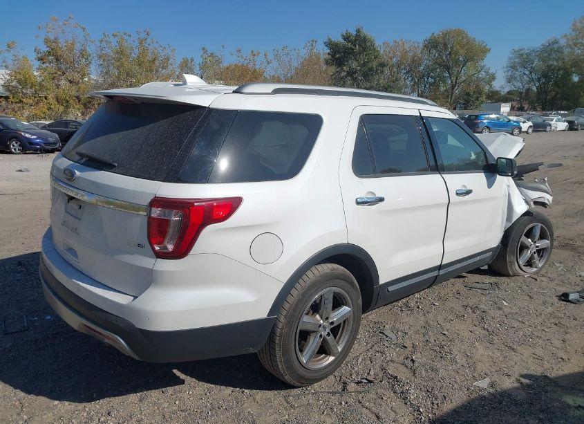 Photo 4 of 2016 Ford Explorer XLT (VIN 1FM5K8D81GGC70303)