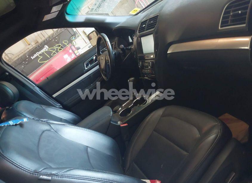 Photo 5 of 2016 Ford Explorer XLT (VIN 1FM5K8D81GGC79826)