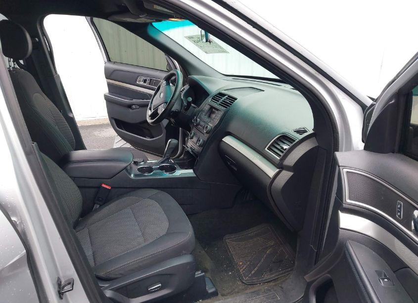 Photo 5 of 2016 Ford Explorer XLT (VIN 1FM5K8D81GGC96934)