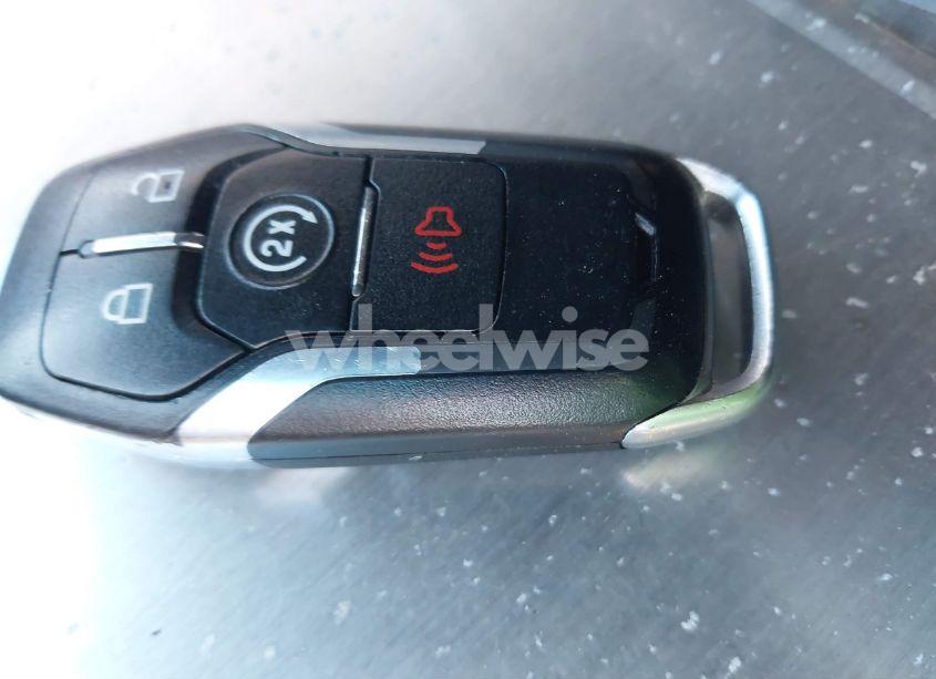 Photo 11 of 2017 Ford Explorer XLT (VIN 1FM5K8D81HGA00411)