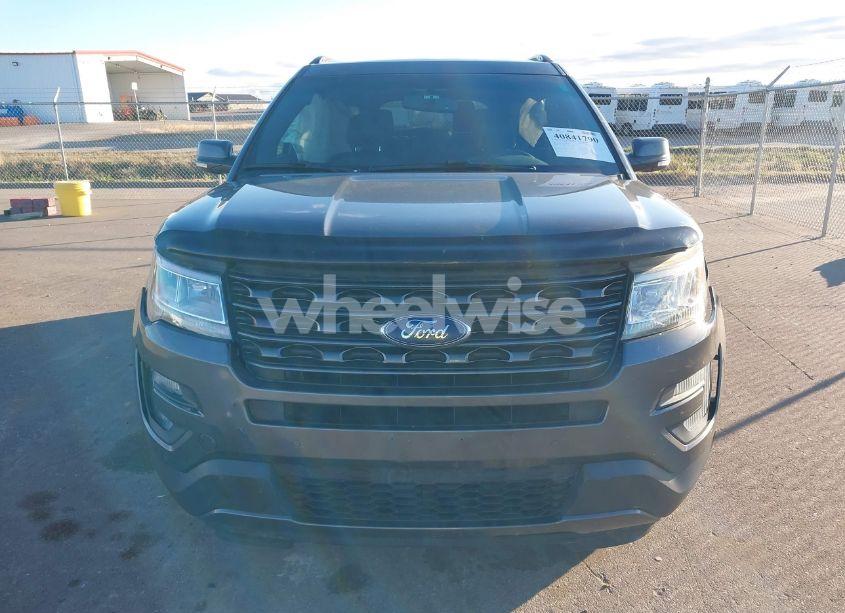 Photo 12 of 2017 Ford Explorer XLT (VIN 1FM5K8D81HGA00411)