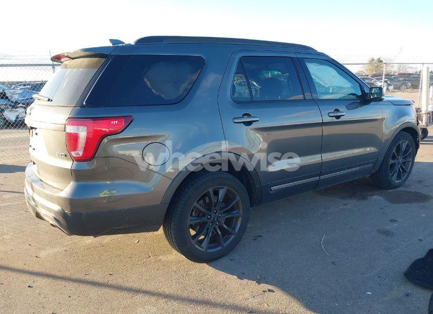 Photo 4 of 2017 Ford Explorer XLT (VIN 1FM5K8D81HGA00411)