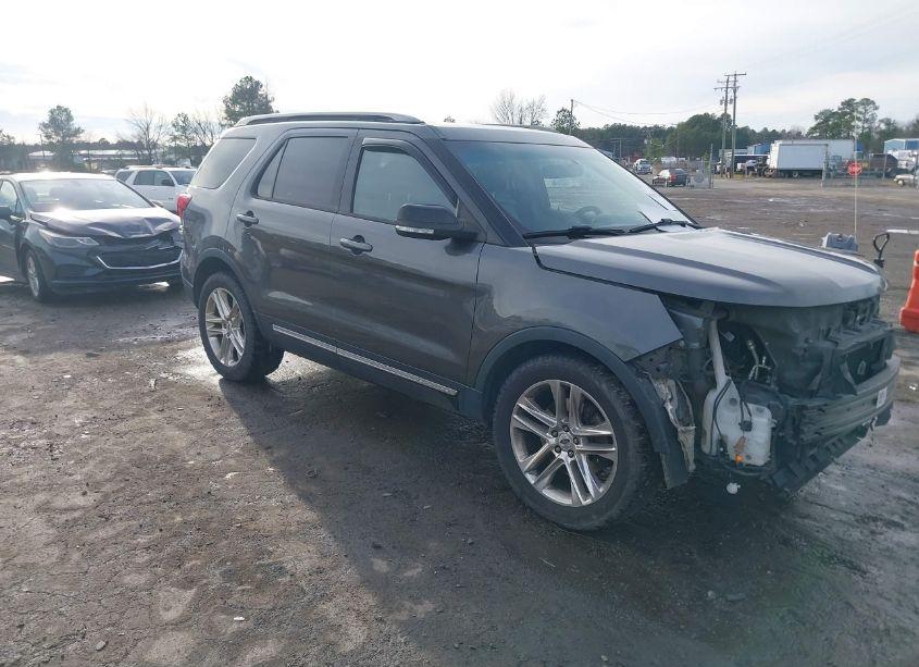 2017 Ford Explorer XLT (VIN 1FM5K8D81HGA53268) main photo