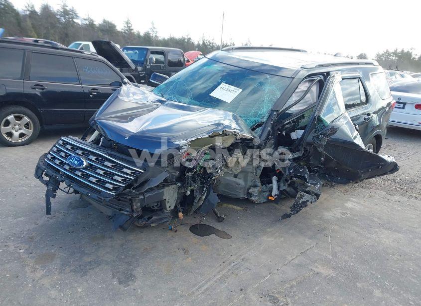 Photo 2 of 2017 Ford Explorer XLT (VIN 1FM5K8D81HGA91633)