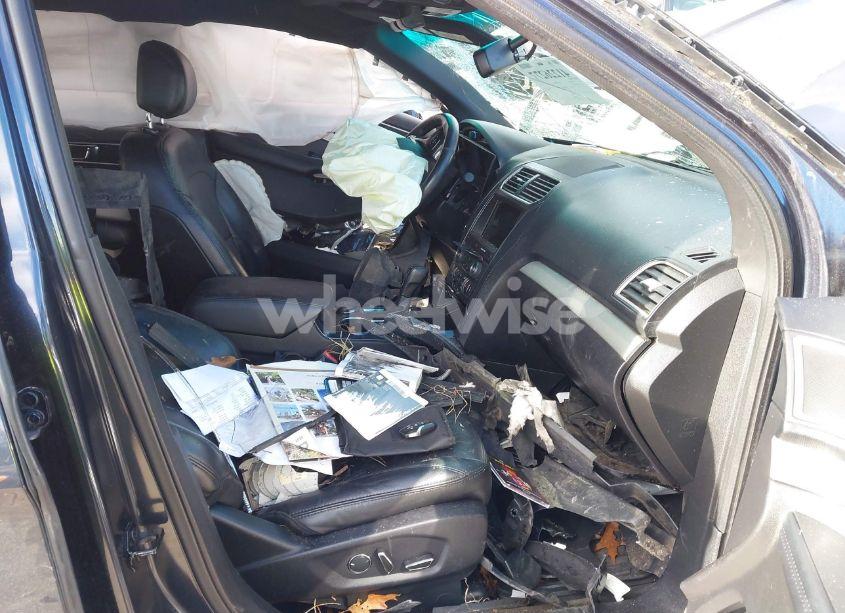 Photo 5 of 2017 Ford Explorer XLT (VIN 1FM5K8D81HGA91633)