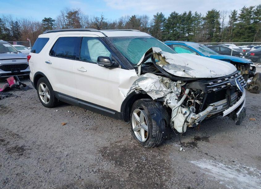2017 Ford Explorer XLT (VIN 1FM5K8D81HGB18703) main photo
