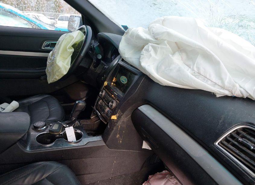 Photo 5 of 2017 Ford Explorer XLT (VIN 1FM5K8D81HGB18703)