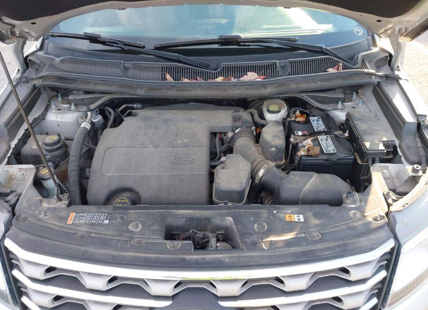 Photo 10 of 2017 Ford Explorer XLT (VIN 1FM5K8D81HGB27630)