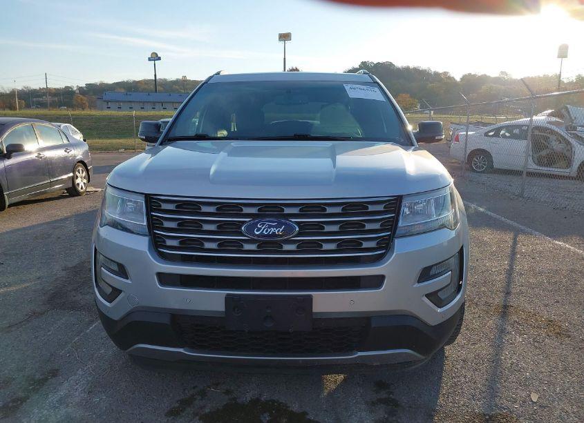 Photo 13 of 2017 Ford Explorer XLT (VIN 1FM5K8D81HGB27630)