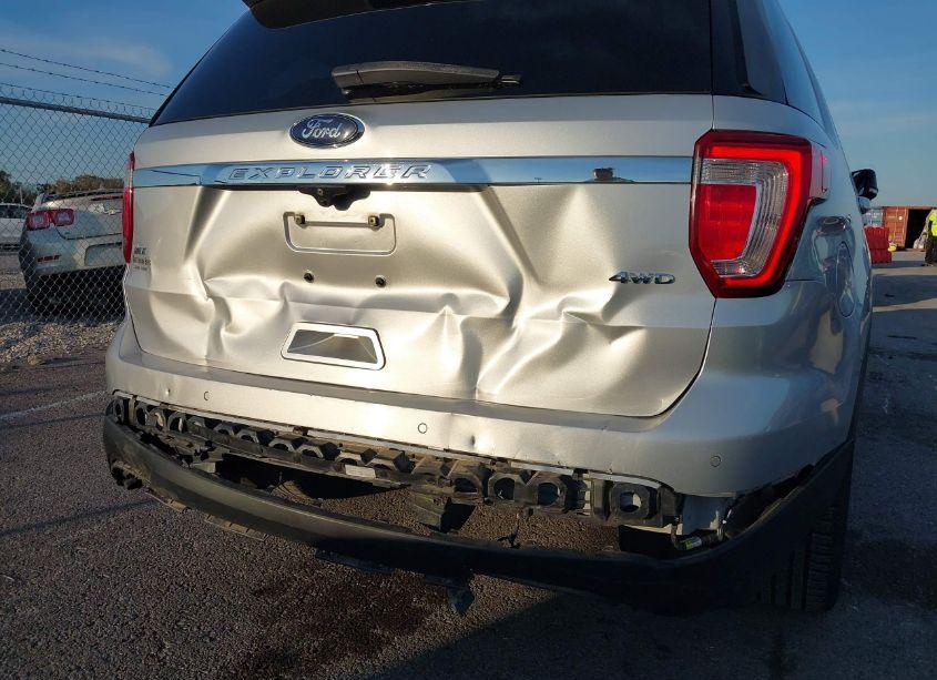 Photo 6 of 2017 Ford Explorer XLT (VIN 1FM5K8D81HGB27630)