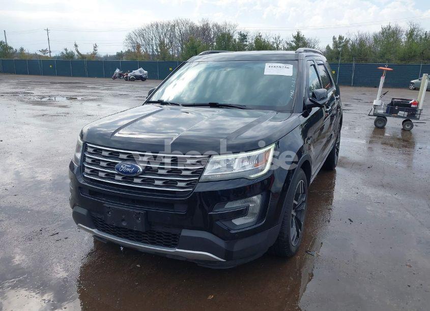 Photo 2 of 2017 Ford Explorer XLT (VIN 1FM5K8D81HGB39924)