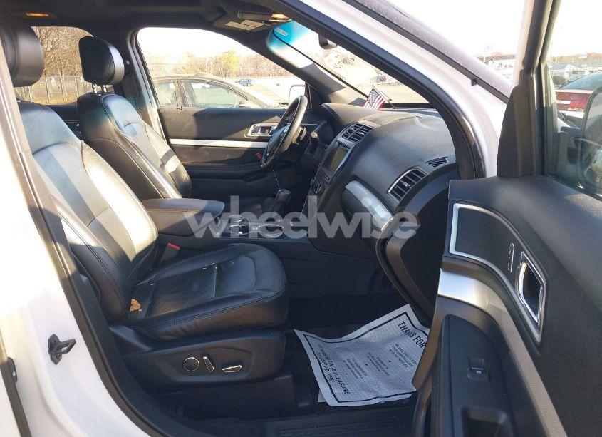 Photo 5 of 2017 Ford Explorer XLT (VIN 1FM5K8D81HGB75774)