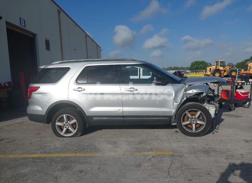 Photo 13 of 2017 Ford Explorer XLT (VIN 1FM5K8D81HGC13875)